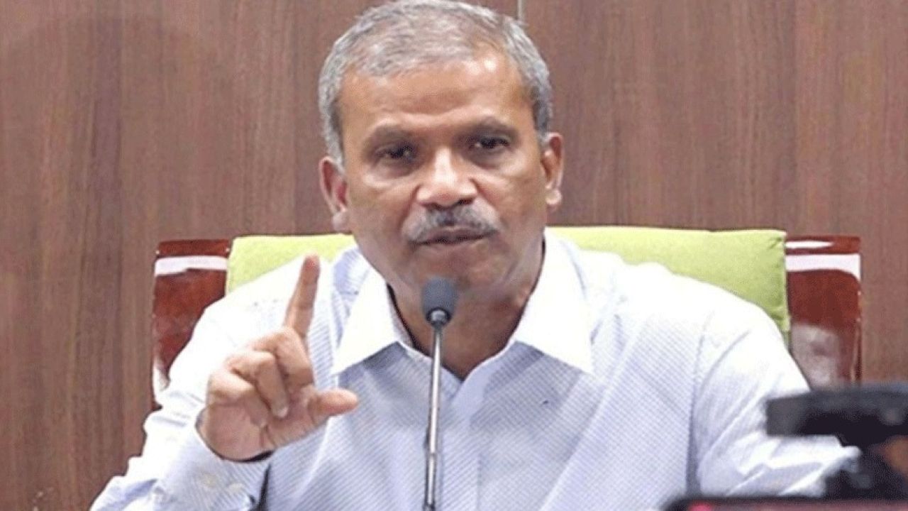 আইসিসি কোনো অযৌক্তিক শর্ত চাপিয়ে দিলে মানবো না: আসিফ নজরুল