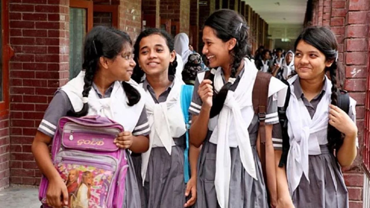 ছুটির তালিকা থেকে শুক্র-শনিবার বাদ দেওয়ার দাবি শিক্ষকদের