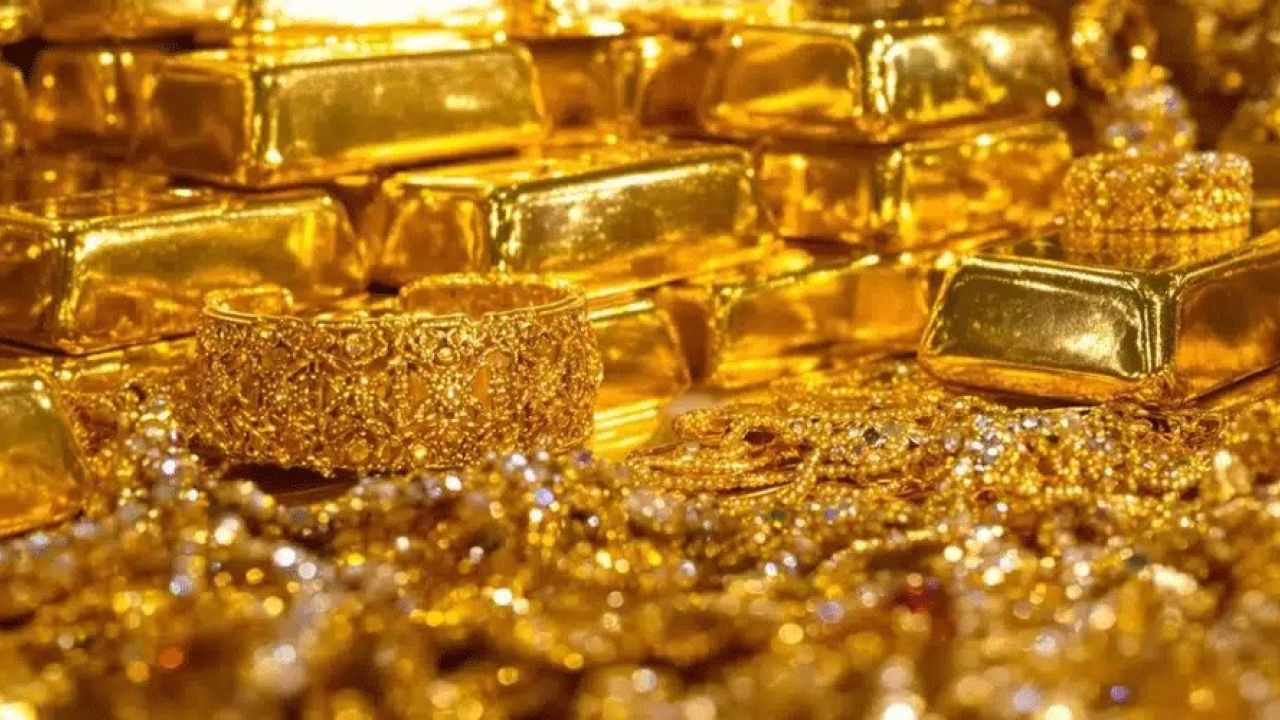 স্বর্ণের বাজারে আগুন, দামে রেকর্ড