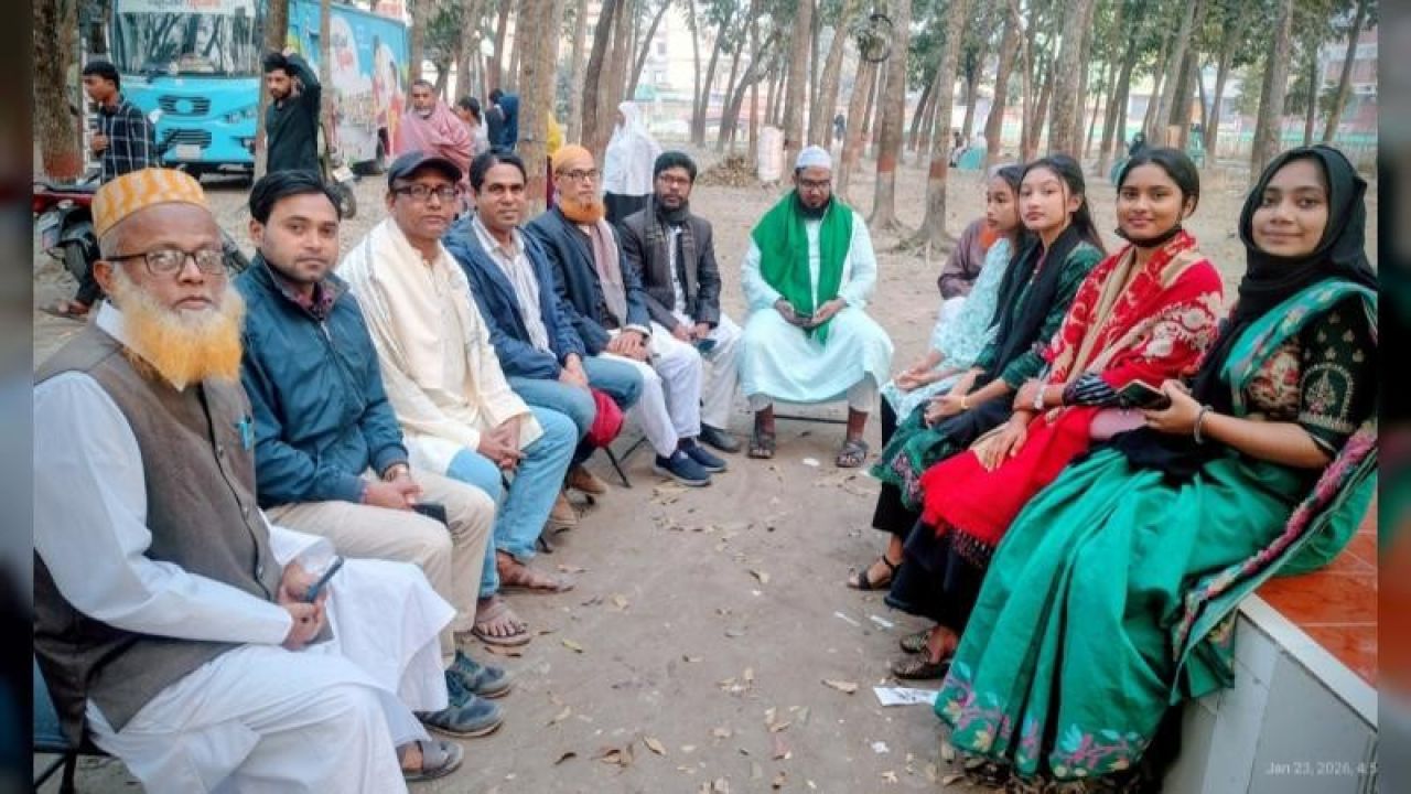 শেরপুরে ভ্রাম্যমান বইমেলায় সাহিত্য আড্ডা