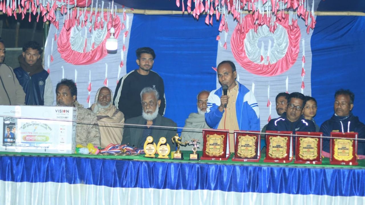 কুলাউড়ায় ফ্রিজ এন্ড টিভি মিনিবার ফুটবল টুর্নামেন্টের ফাইনাল খেলা অনুষ্ঠিত 