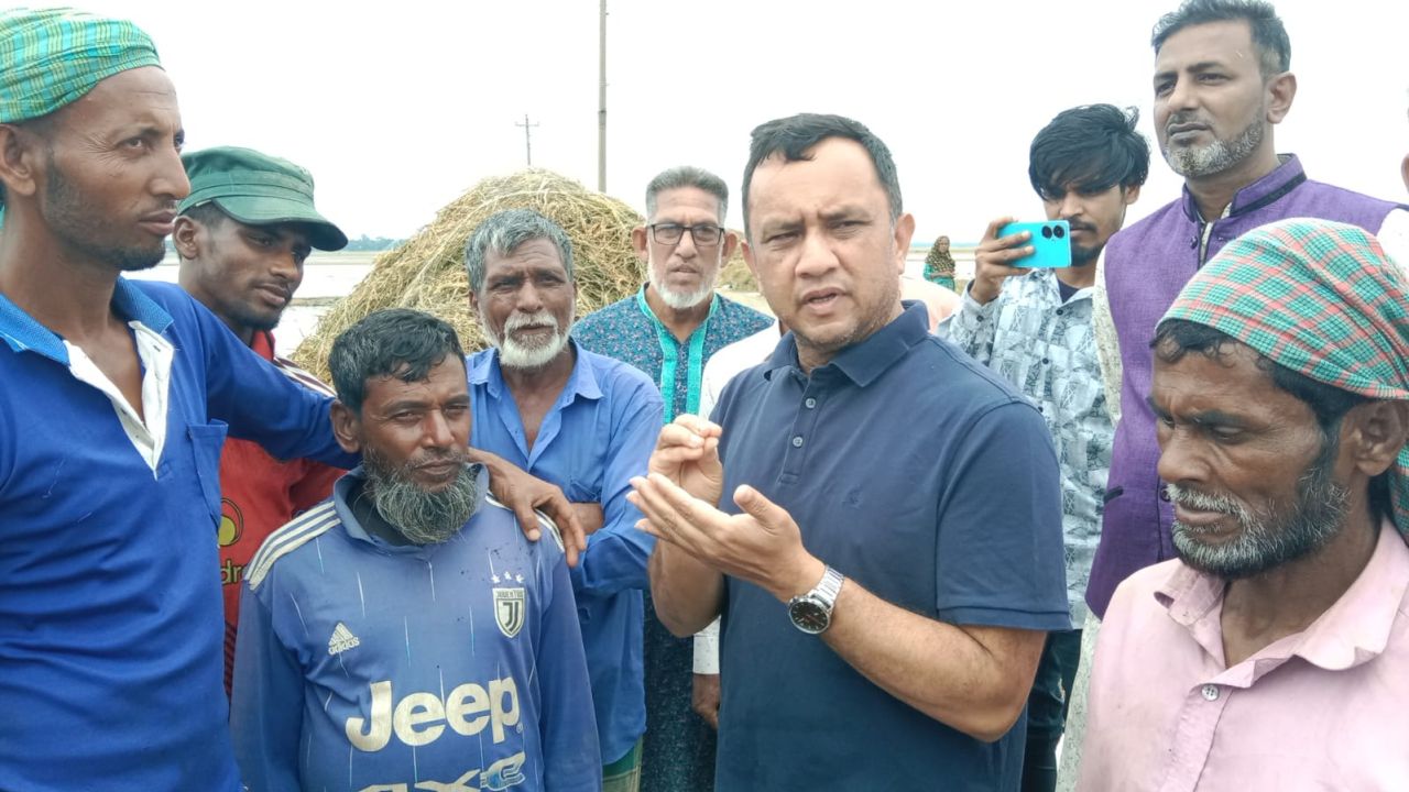 হাওরে হাহাকার: কৃষকের স্বপ্ন এখন পানির নিচে, পাশে দাঁড়ানোর আশ্বাস পাবেল চৌধুরীর