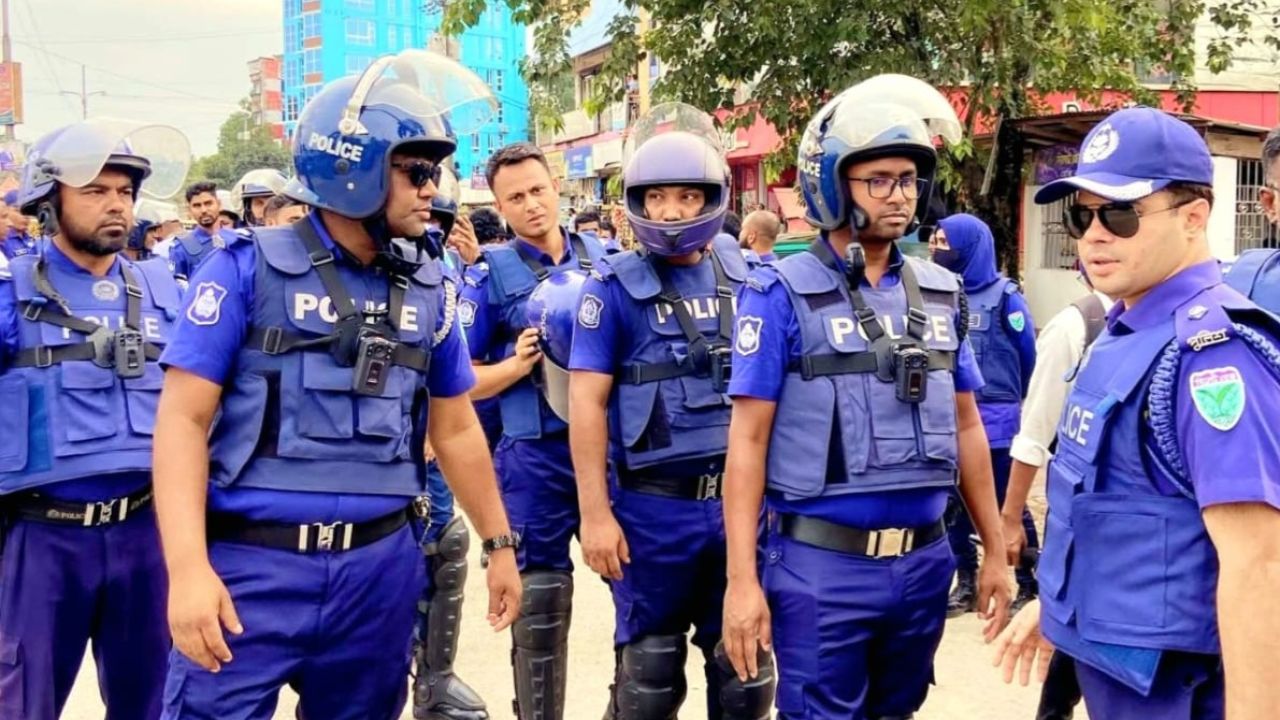 বিয়ানীবাজারে আইনশৃঙ্খলা নিয়ন্ত্রণে পুলিশের বিশেষ মহড়া