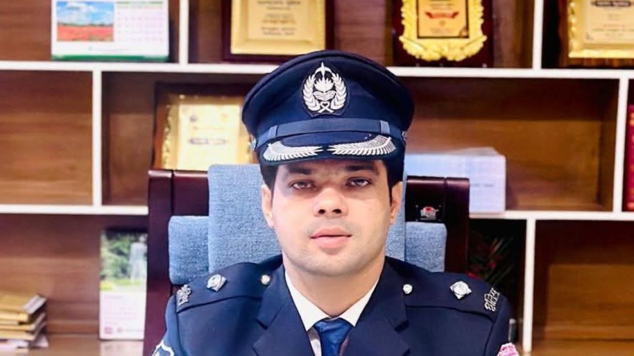 বিয়ানীবাজারবাসীকে ঈদের শুভেচ্ছা জানিয়েছেন ওসি ওমর ফারুক 