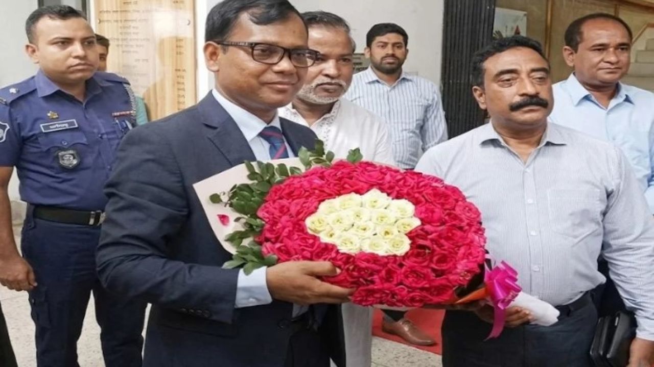 সিলেটবাসীর উদ্দেশে আবেগঘন বিদায়বার্তা: ডিসি সারওয়ার আলমের