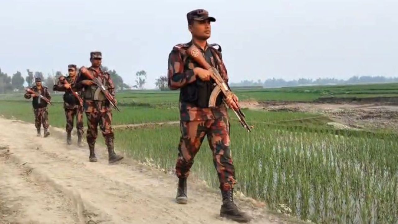 সীমান্তে বিএসএফের পুশ-ইন চেষ্টা ব্যর্থ, বিজিবির পাশে দাঁড়ালেন সীমান্তবাসী