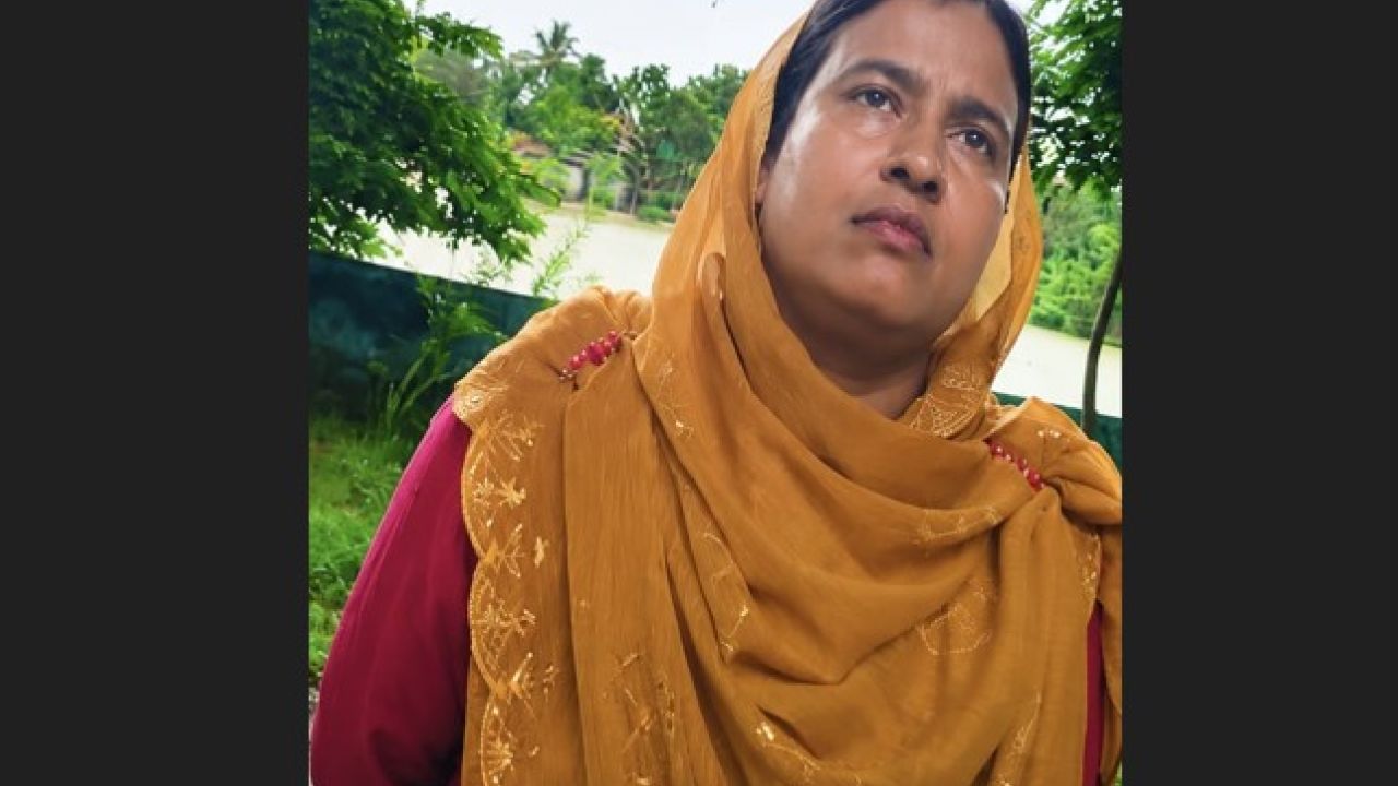 পবায় ​ভাতার কার্ডের নামে অর্থ হাতিয়ে নেওয়ার অভিযোগ মহিলা ইউপি সদস্যের বিরুদ্ধে