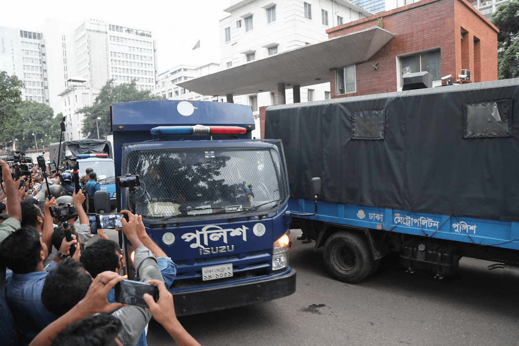 সচিবালয়ে ঢুকে পড়া শিক্ষার্থীদের বিক্ষোভ, আটক অর্ধশতাধিক