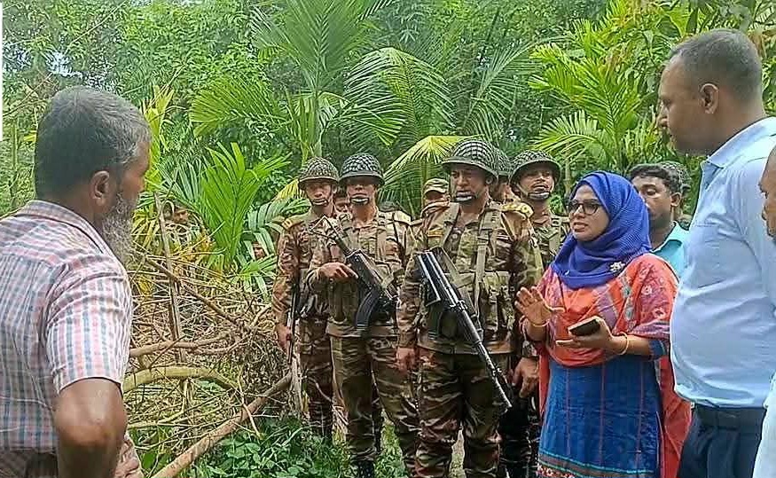 ফরিদগঞ্জে ইউএনও’র নেতৃত্বে অবরুদ্ধ কমিউনিটি ক্লিনিক মুক্ত করেছে যৌথ বাহিনী