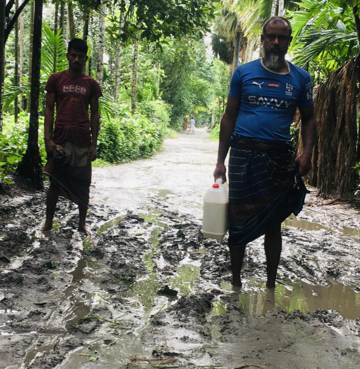 লালমোহন গজারিয়া পশ্চিম চর উমেদ ইউনিয়নে রাস্তাটি বেহাল দশা