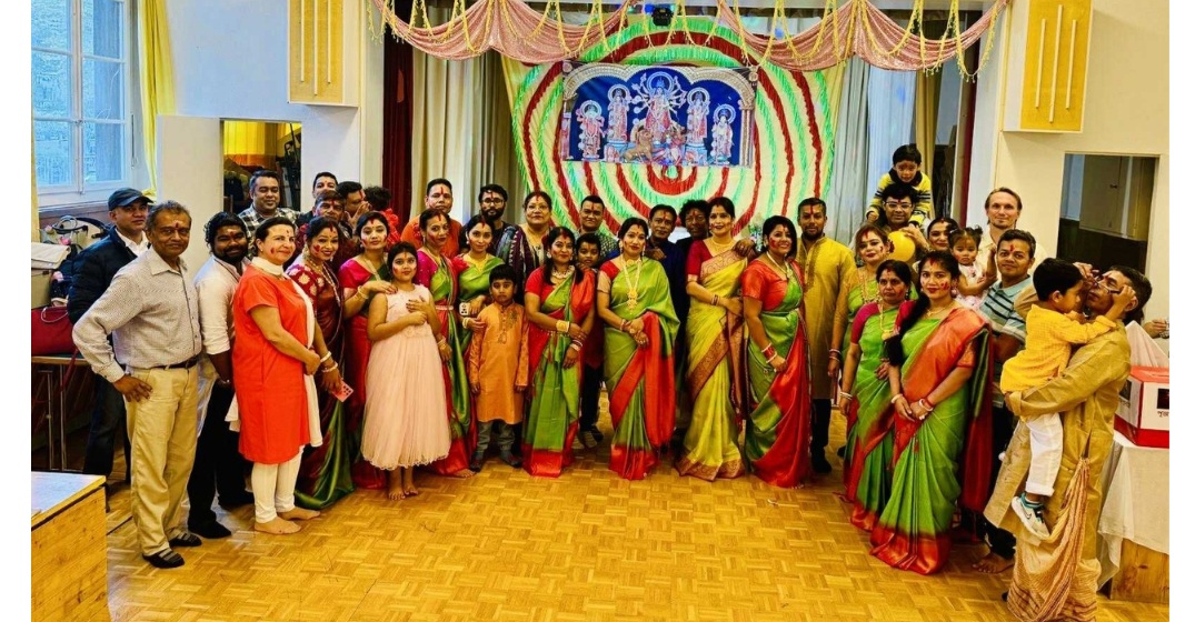 সুইজারল্যান্ডে রঙ ছড়াচ্ছে প্রবাসীদের দুর্গাপূজার প্রস্তুতি