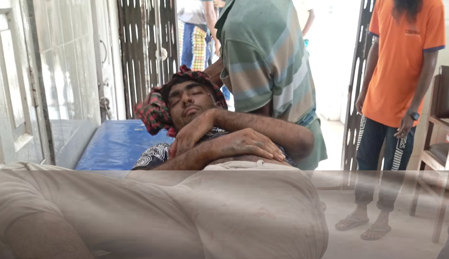 রাজশাহী-নওগাঁ মহাসড়কে সড়ক দুর্ঘটনা একজন নিহত, তিনজন আহত
