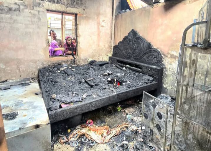 ময়মনসিংহের ভালুকায় অগ্নিকাণ্ডে ১৮টি ঘর পুড়ে ছাই দগ্ধ হয়ে নিহত ১